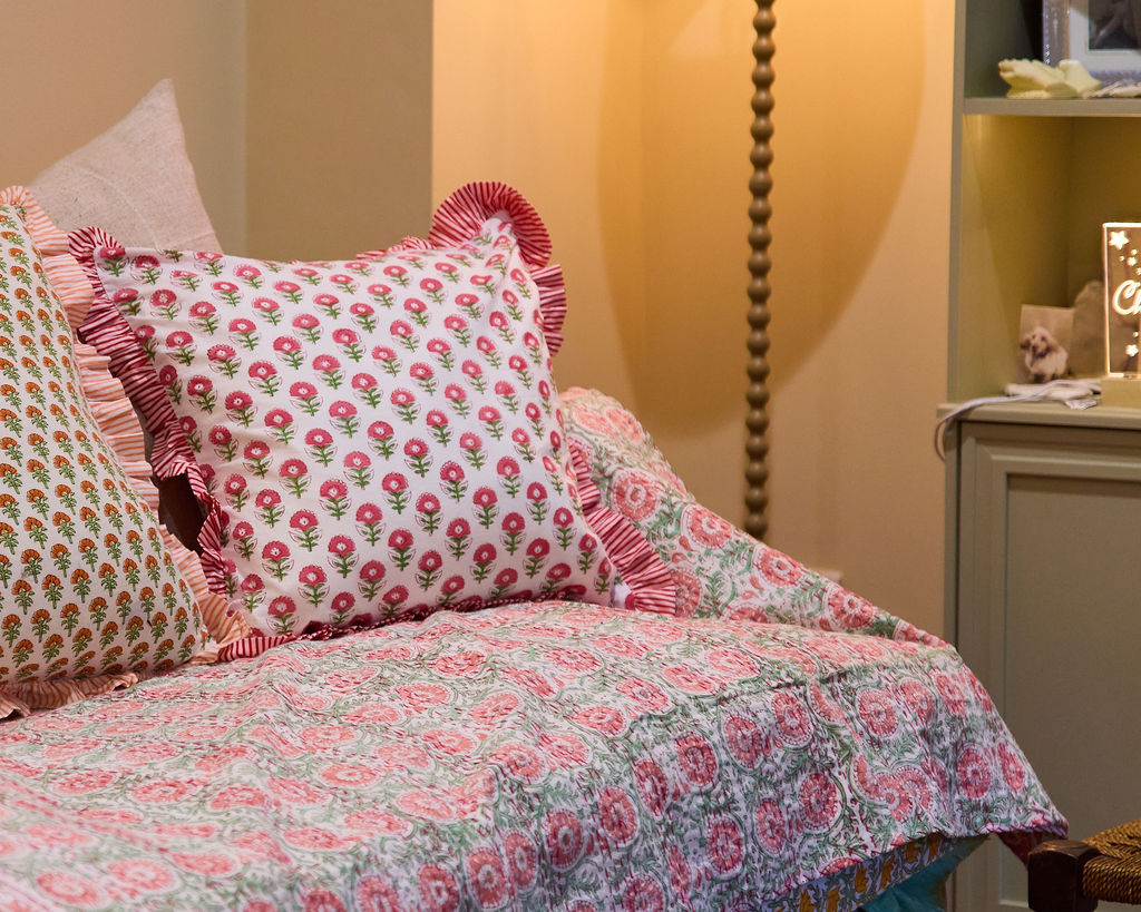 Handcrafted Kantha Throw — Pink Mix