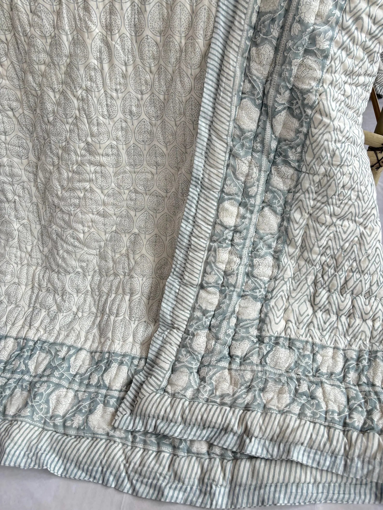 Jaipuri Razai Quilt - Leaf Grey (Single / Kids)