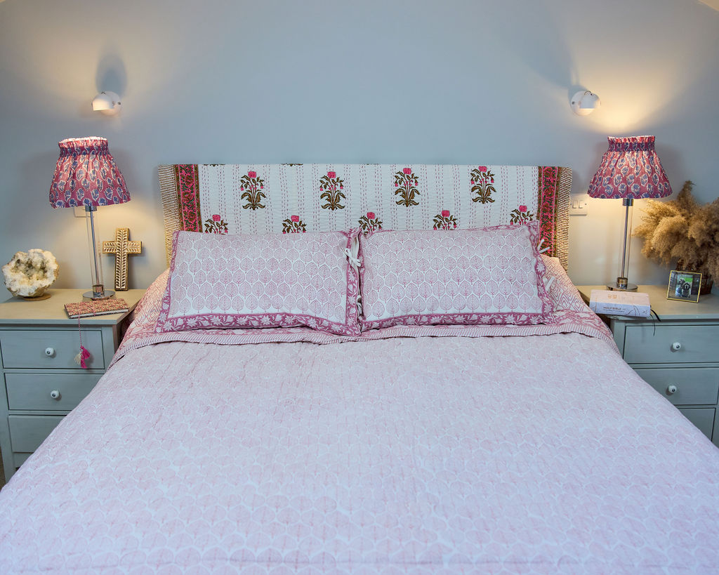 Jaipuri Razai Quilt — Leaf Dusty Pink (King + Pillow Cases)