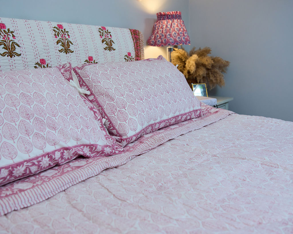 Jaipuri Razai Quilt — Leaf Dusty Pink (King + Pillow Cases)