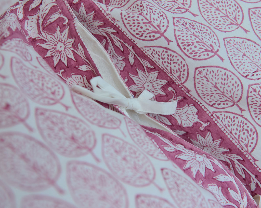 Jaipuri Razai Quilt — Leaf Dusty Pink (King + Pillow Cases)