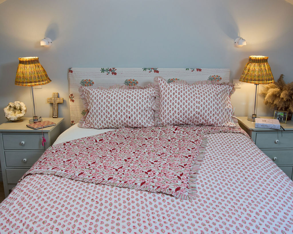 Cotton Razai Quilt — Paisley Floral Red & Green (King + Pillow Cases)