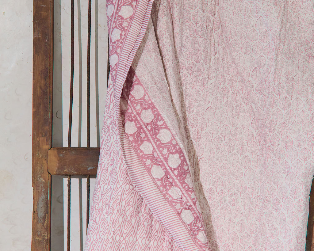 Jaipuri Razai Quilt — Leaf Dusty Pink (Single / Kids), size Single / Kids (152 x 229 cm)
