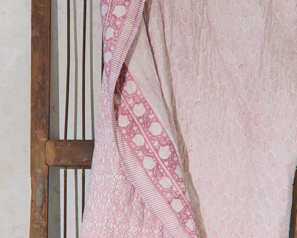 Jaipuri Razai Quilt — Leaf Dusty Pink (Single / Kids), size Single / Kids (152 x 229 cm)