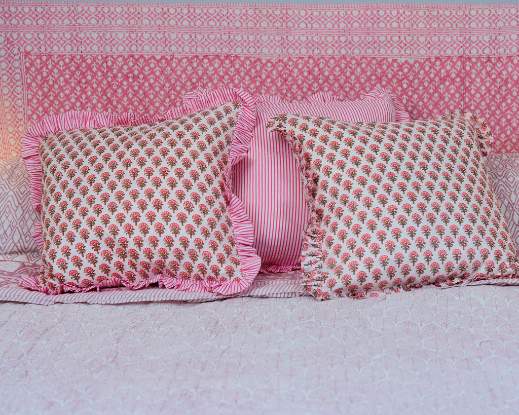 Handcrafted Kantha Throw — Pinks