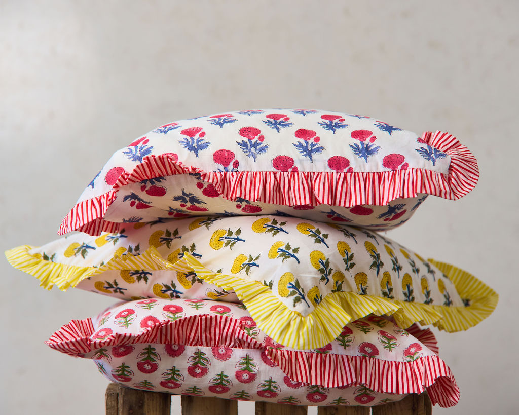 Spring 26 Cushion — Floral Red/Blue Frill